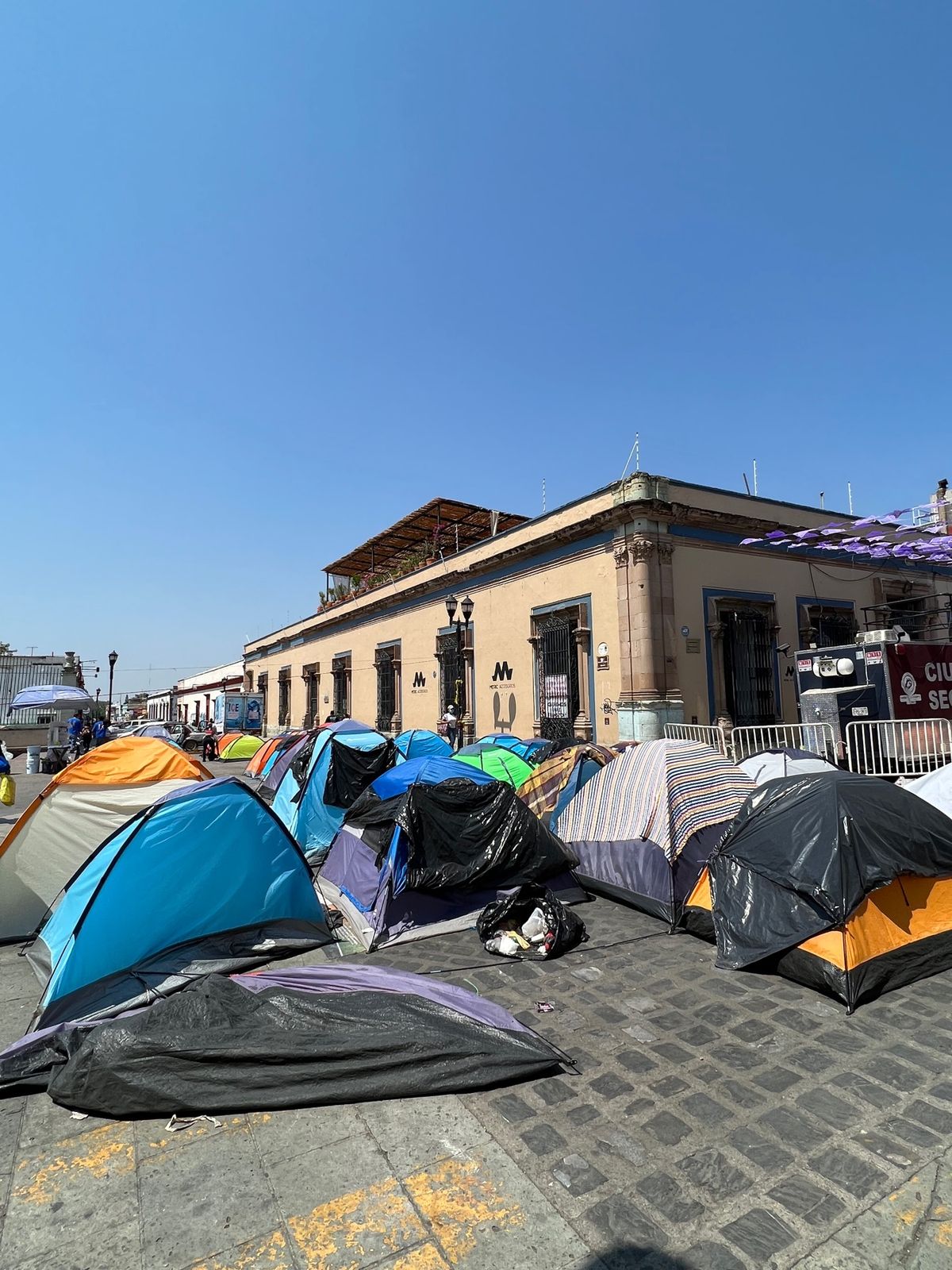 モザイクで建物にポイント入れてるの可愛い☺️

オアハカテキスタイルミュー...