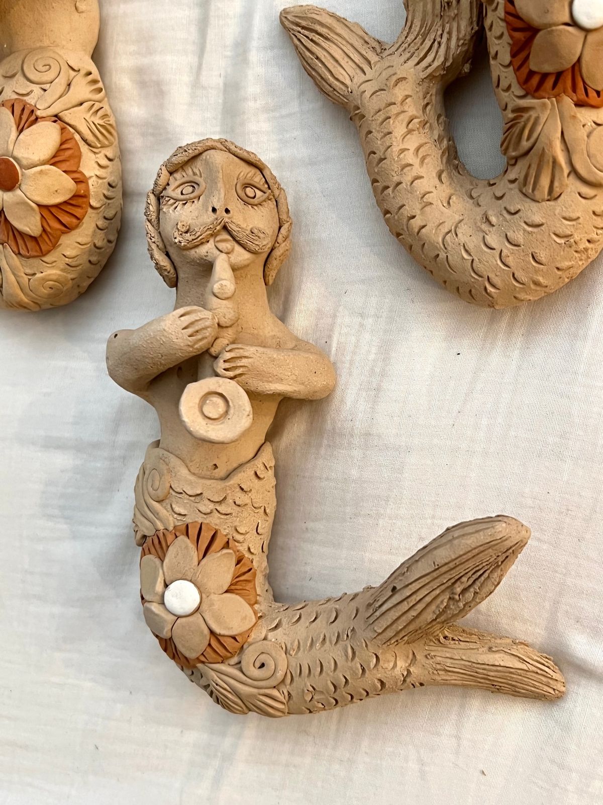 素焼きの村の工房で買った壁飾りたち

私はかなりツボだったけど
かなり好き...