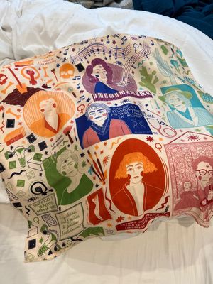 可愛いワンちゃんがいるお店（おっぱいカップ買ったところ）で買ったスカーフ
...