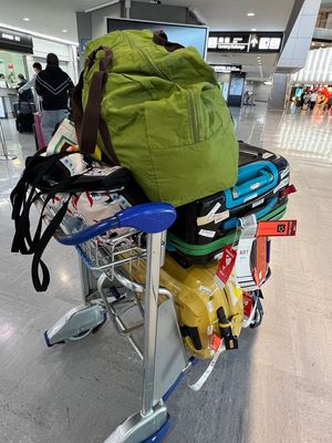 日本到着時のPCR検査は思ったよりスムーズに進むな〜って思ってたけど
検査...