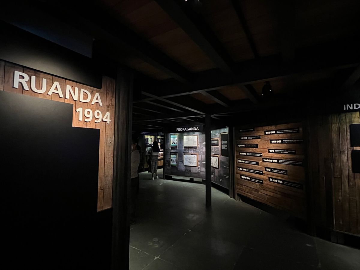 Memory and Tolerance Museum

ナチスドイツの後...