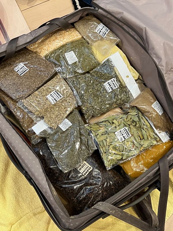 メキシコ・メキシコシティ「帰国後待機がなくなったのでついに海外旅行再開🙌」の写真：薬物の密輸にしか見えない帰国時のスーツケース😂