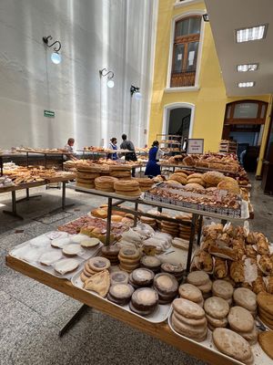 Pastelería Ideal

このパン屋さんは美味しそうだった
お客...