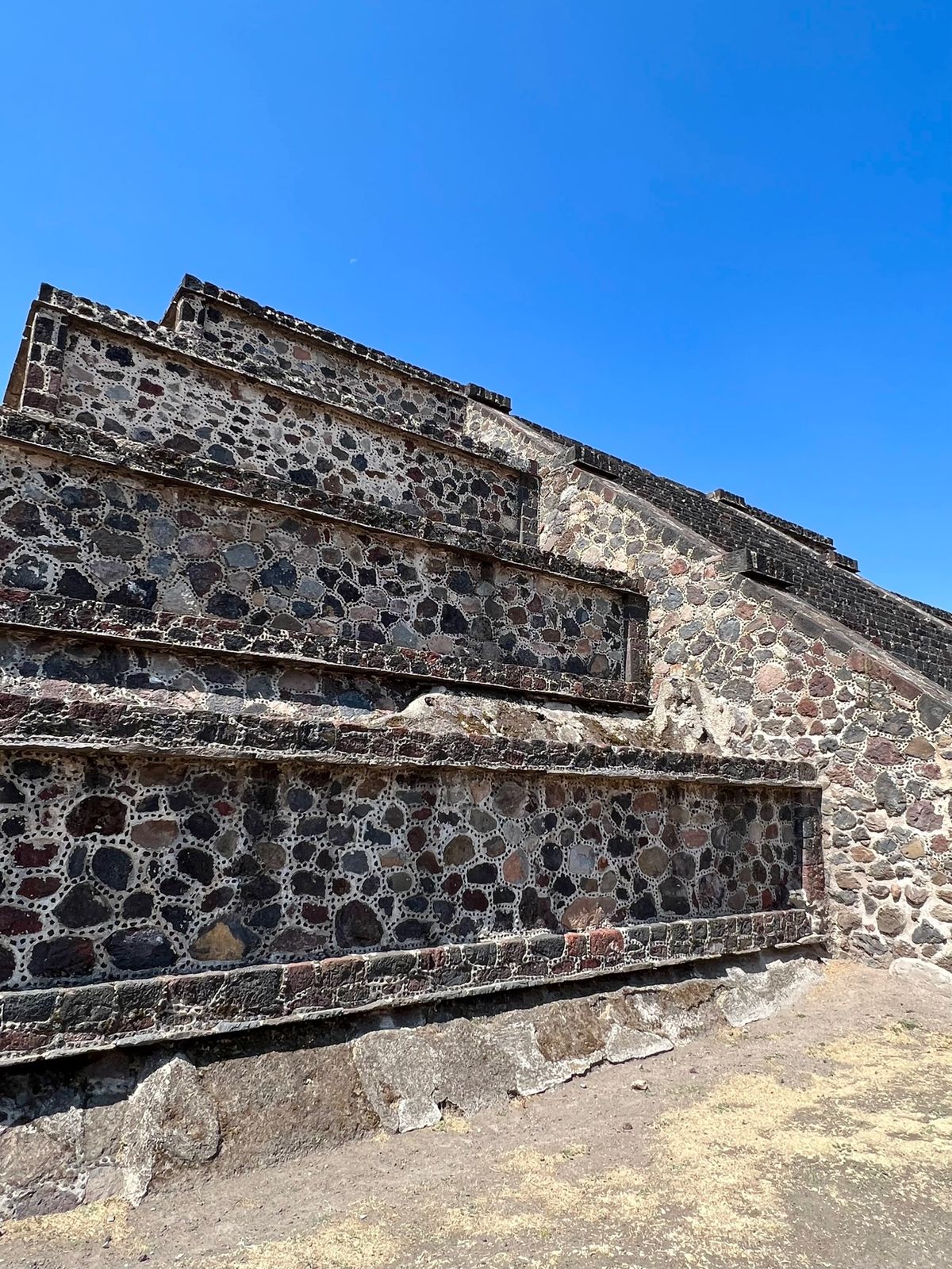 色んな不安があったけど無事遺跡に到着

まずは月の広場へ🚶‍♀️

この特...