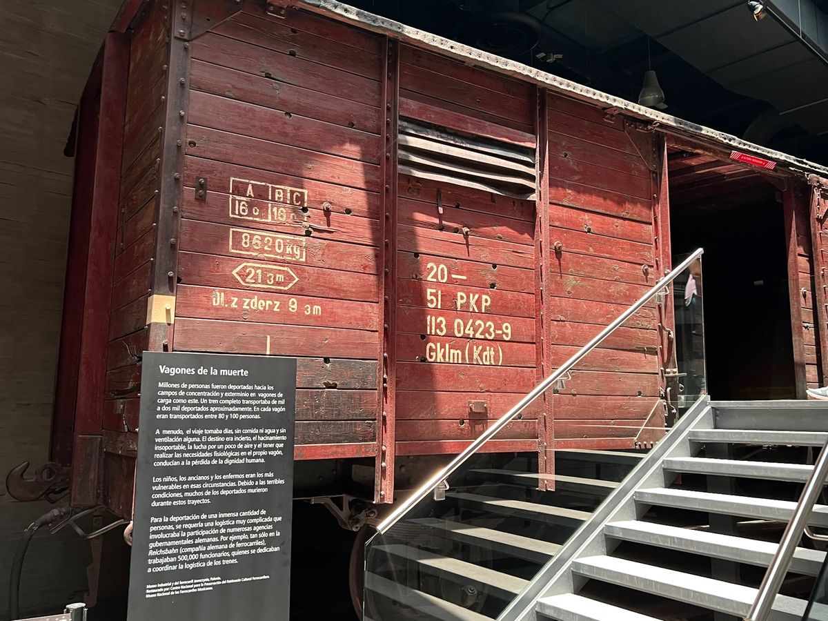 Memory and Tolerance Museum

まずはナチスドイ...