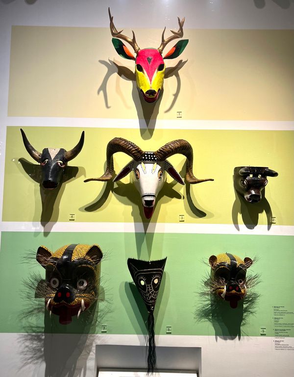 メキシコ・メキシコシティ「帰国後待機がなくなったのでついに海外旅行再開🙌」の写真：民芸品博物館

マスクも色々展示してあっ...