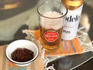 テオティワカンの後にお昼寝をしたせいか
早朝に目が覚めてしまった
朝焼けが...