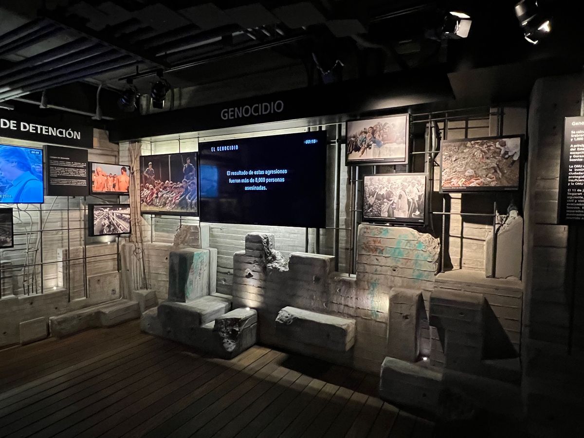 Memory and Tolerance Museum

ナチスドイツの後...