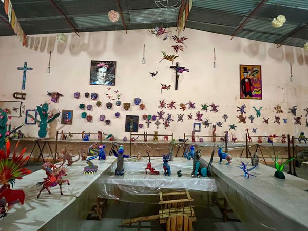 メキシコ・メキシコシティ「帰国後待機がなくなったのでついに海外旅行再開🙌」の写真：タクシーのおっちゃんの友達の工房

ここ...