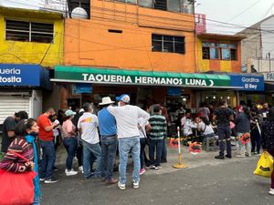 Taquería Hermanos Luna

偶然通りかかったら
めちゃ...