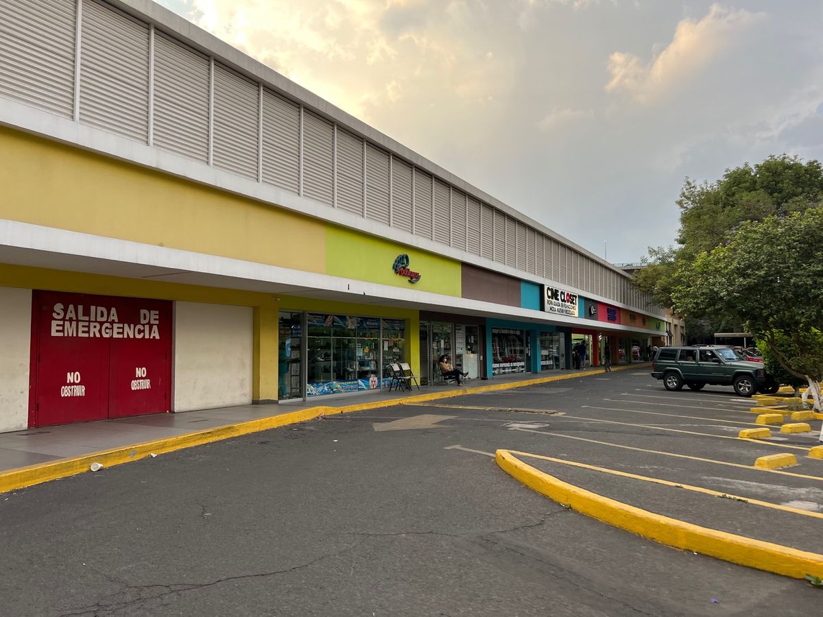 本当はこの日はレストランで夕食をとる予定だったけど

ノリくんのお店のシャ...