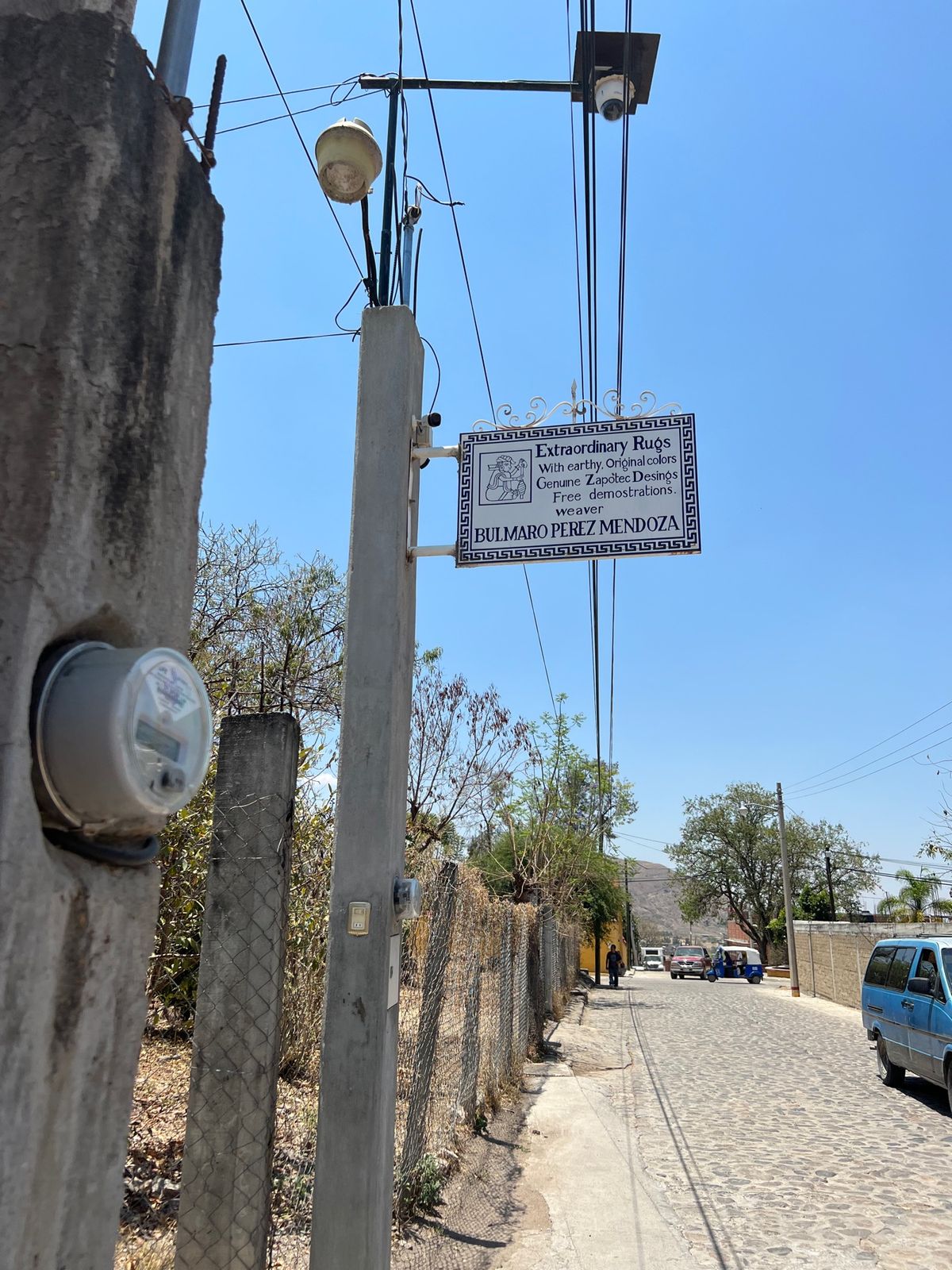 ここもタクシーのおっちゃんの友達の工房

ここのおじさんは英語がめっちゃ流...