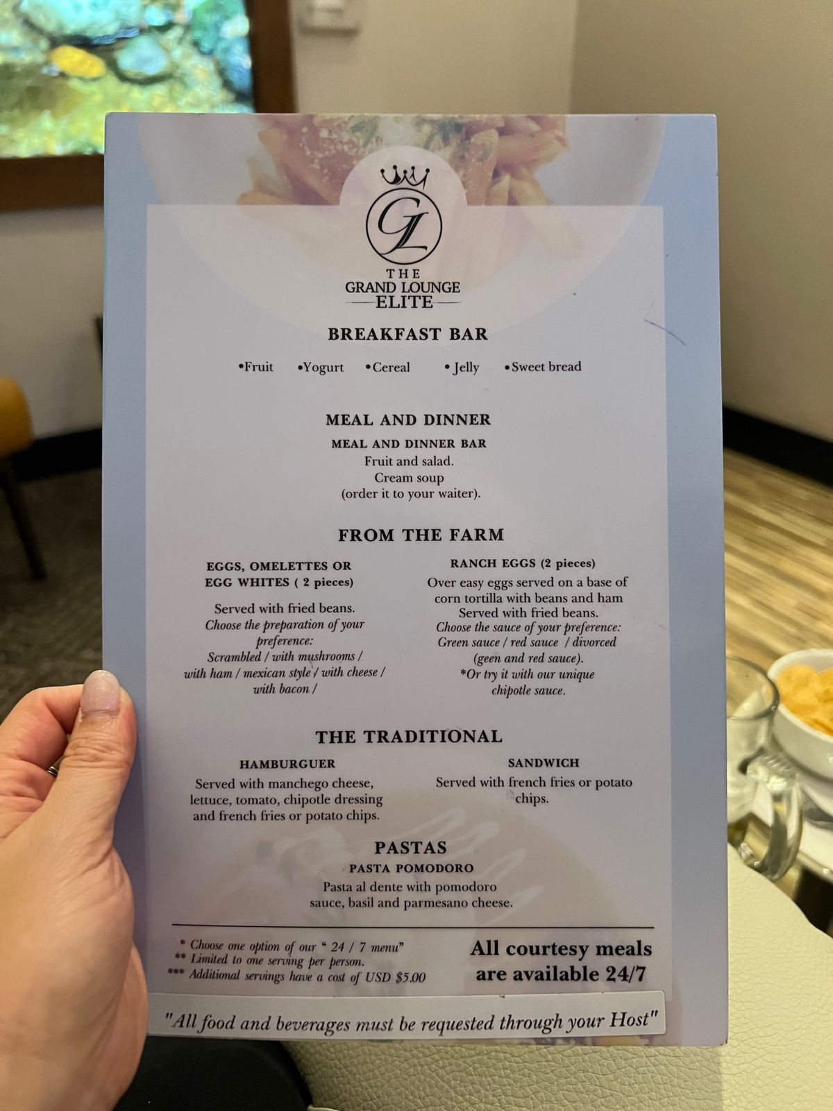 地獄のようなPCRドキドキ事件を経て
やっとラウンジで一息

メキシコシテ...