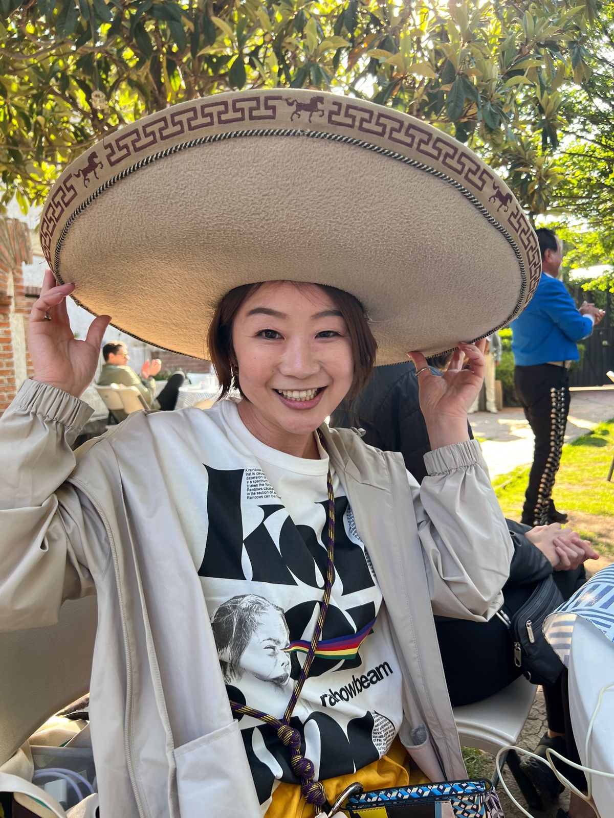 メキシカンハット👒を順番に体験

このハット、見た目以上に重くて驚いた〜💦...