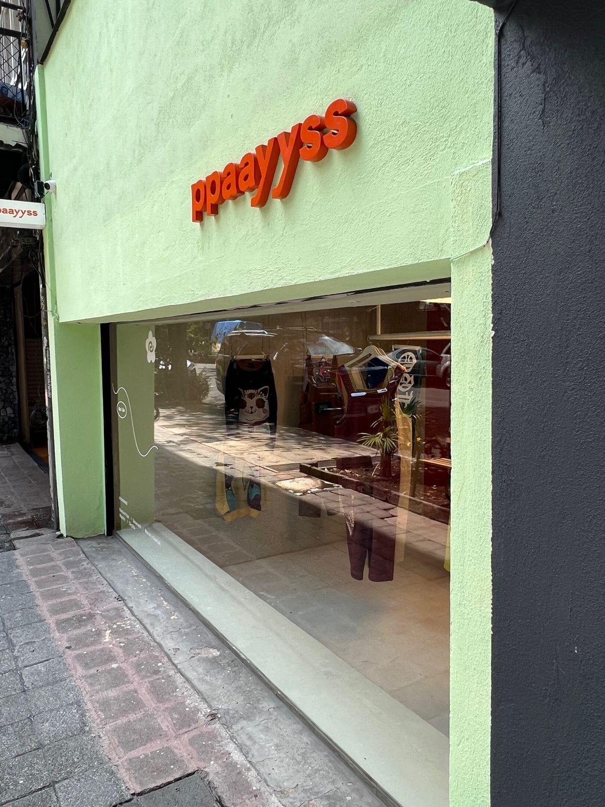 PAY'S store

ふざけた柄のブランケットに一目惚れして購入💸

...