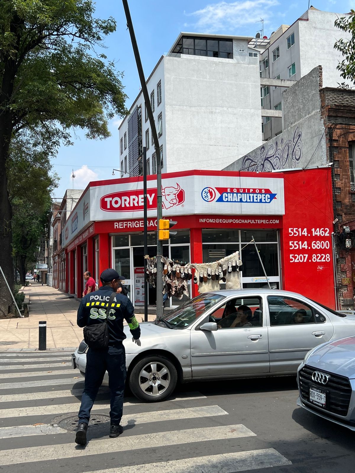 レザーが普通に路上に干してあるのが
メキシコっぽいな😅