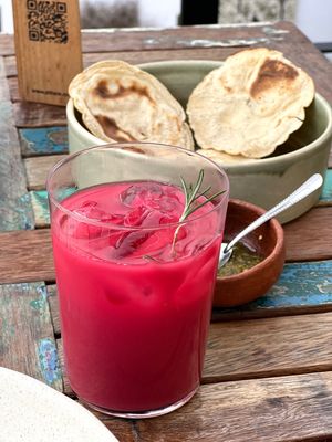 Pitiona

カカオもオアハカ特産
カカオを使ったフィレ肉も目の前で仕...