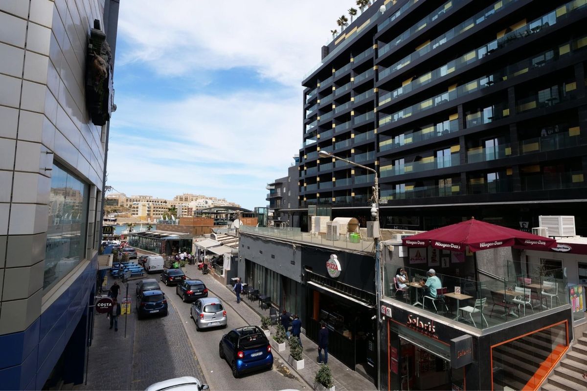 マルタはビーチもあります