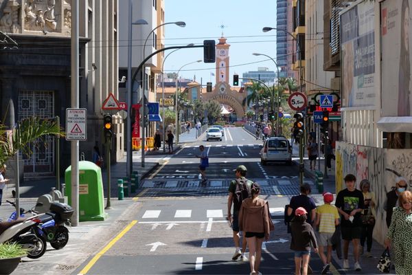 アンドラ「地中海沿岸とカナリア諸島の旅」の写真：テネリフェ島の街並み