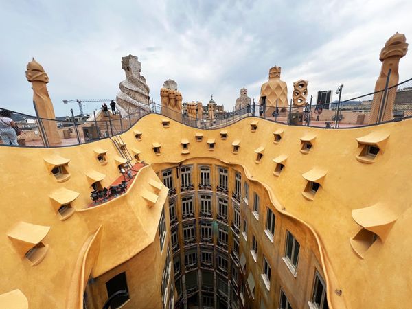 アンドラ「地中海沿岸とカナリア諸島の旅」の写真：ガウディのカサミラ