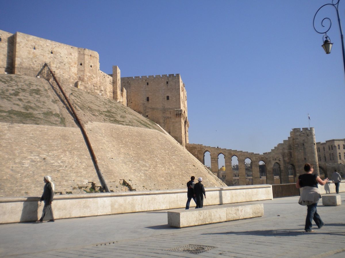シリア第2の都市アレッポはトルコ国境に近く最古の都市とも言われていた。アレ...