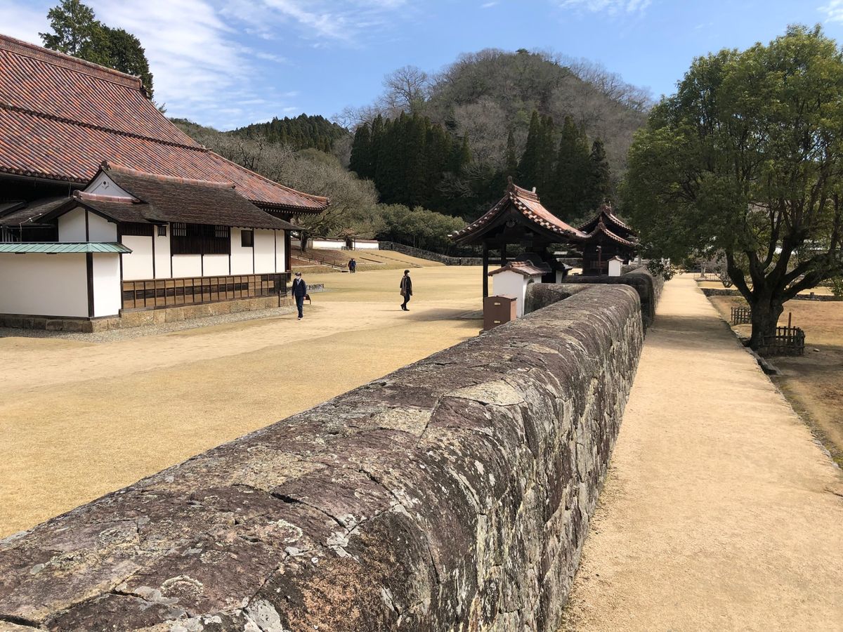 マヤ文明の遺跡かと思ってしまうほど他には無い形の熊山遺跡。山の頂にこんなも...