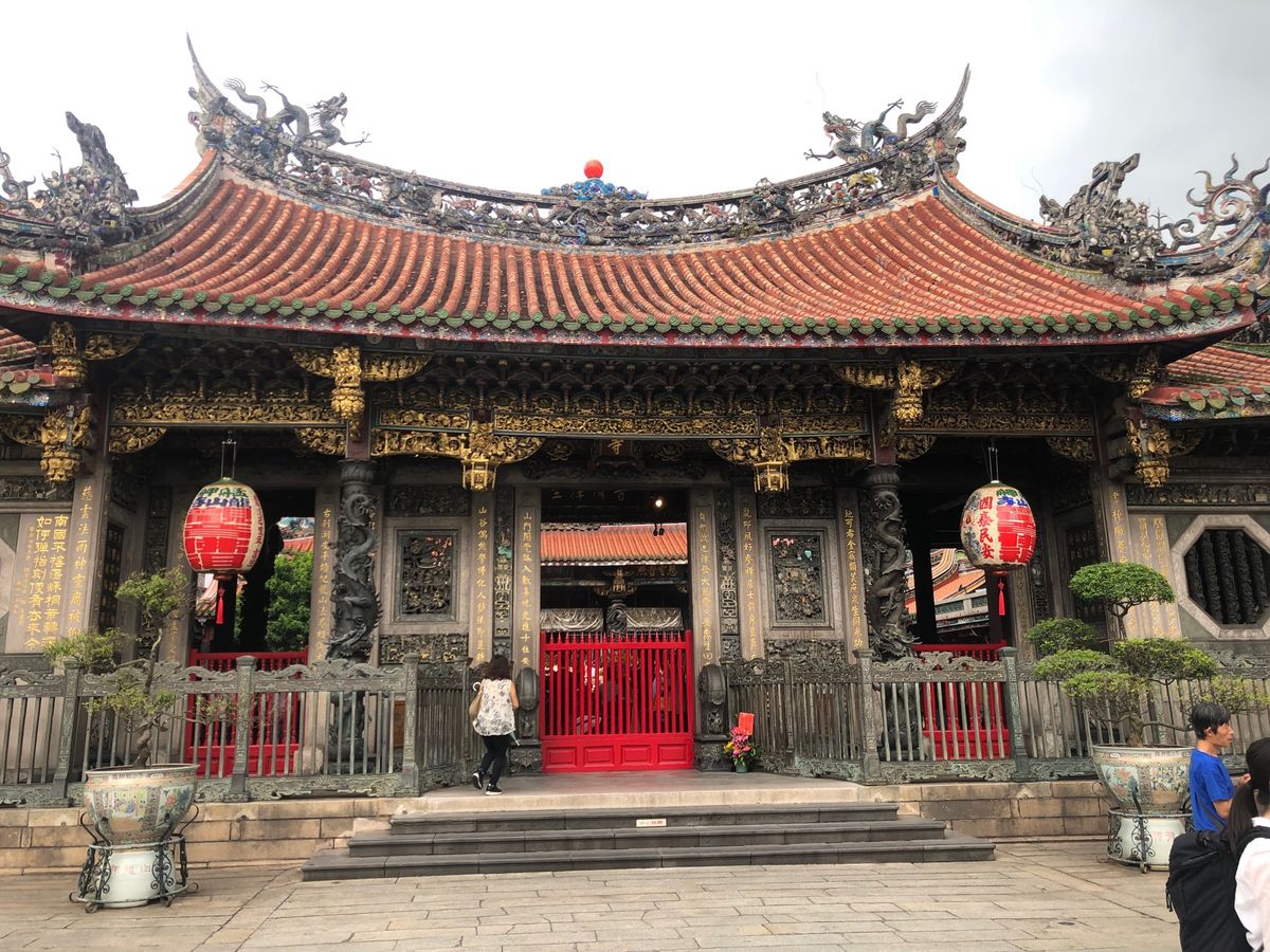 地下鉄使ってちょこちょこと街歩き。お土産買って美味しいもの食べて、少しはカ...