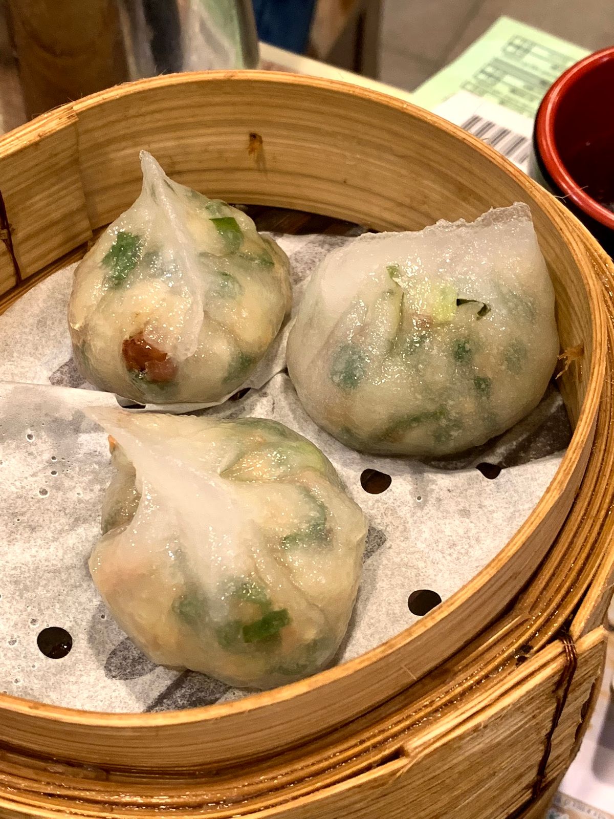 マカオから船で香港に戻る。
香港天心専門店『添好運（ティムホーワン）』へ。...