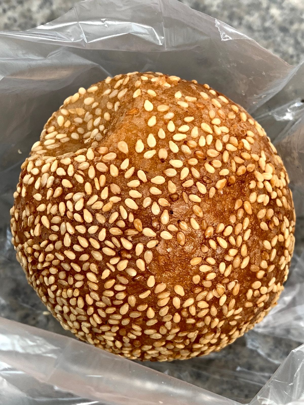 翌日

深圳の電脳都市「華強北駅」へ！
屋台が並んでいたので朝ごはん

肉...