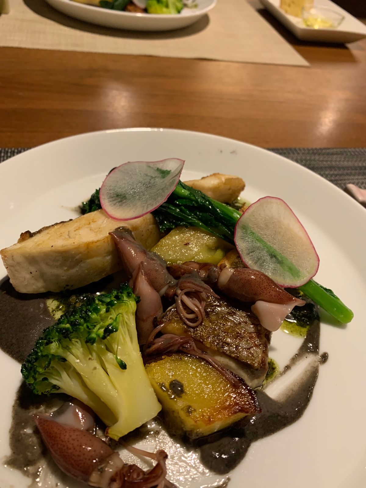 二泊目は国際21
お得プランにより　朝食付き5000円以下
駐車場も無料　...