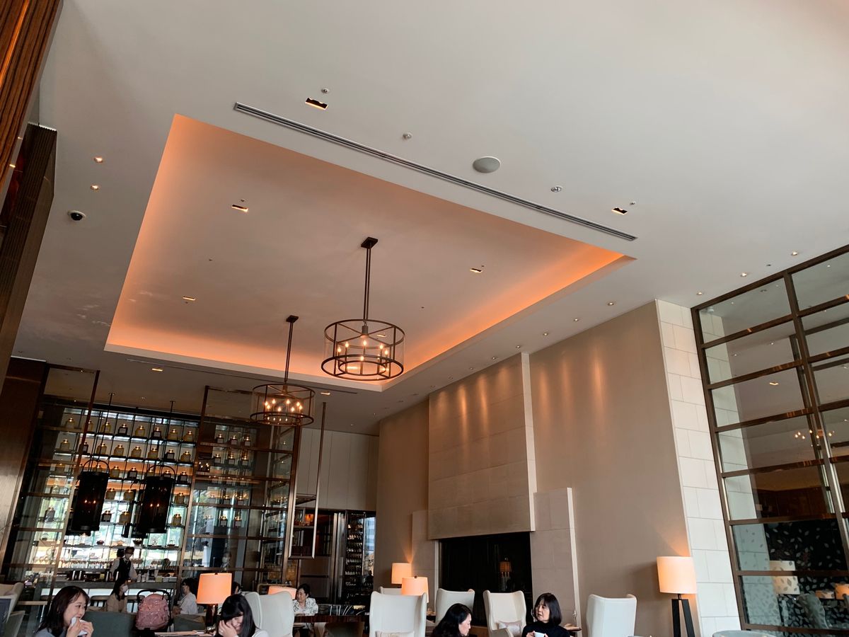 最後のお楽しみは、
パレスホテル東京のアフタヌーンティー
2時間半フリーフ...