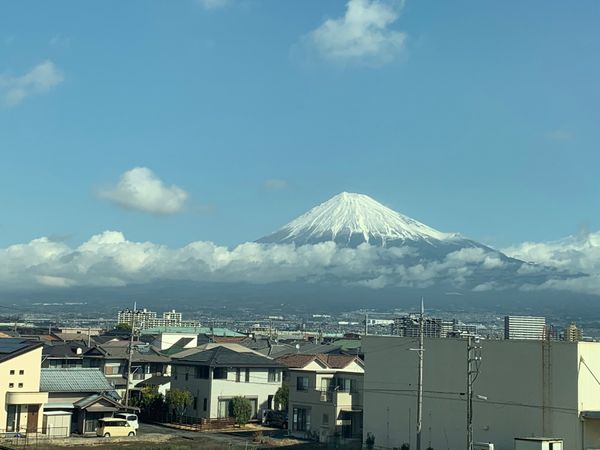 日本・東京「チームラボボーダレスと百段階段」の写真：新幹線から富士山がよく見えた！
それだけ...