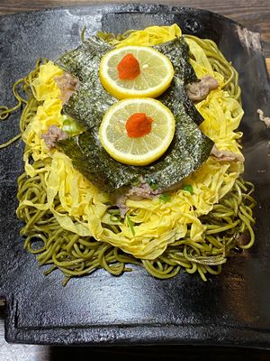 山口宇部空港✈️にて散策
山口県の名物である瓦そばを食べたが、
あんかけそ...