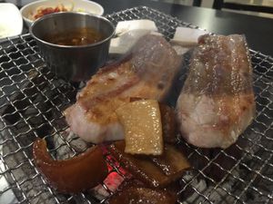 韓国グルメ
焼肉、サムギョプサル、参鶏湯、タッカルビ、お粥