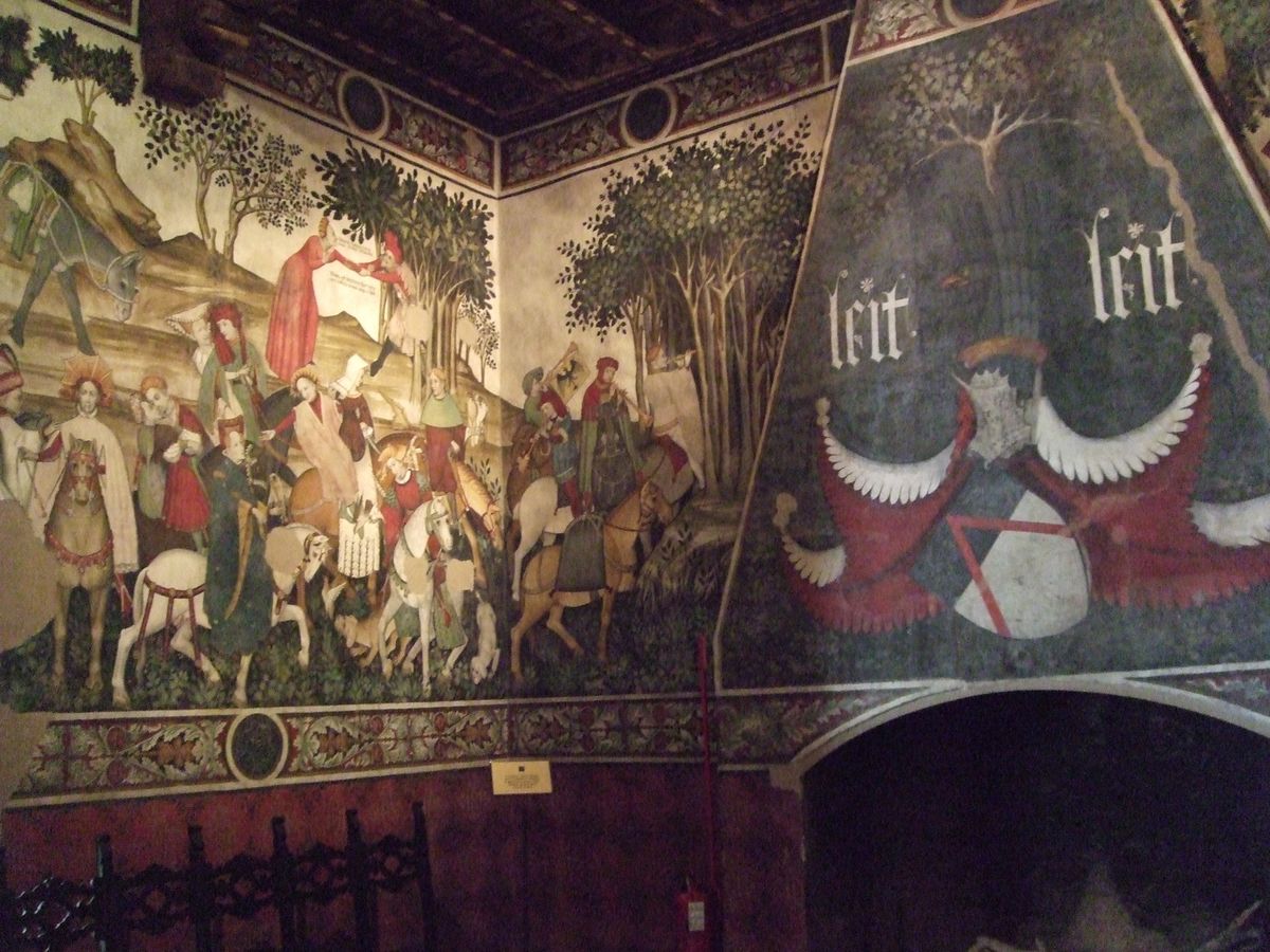 サルッツォから2、3キロ離れたマンタという小さな街の丘の上に中世貴族の城館...