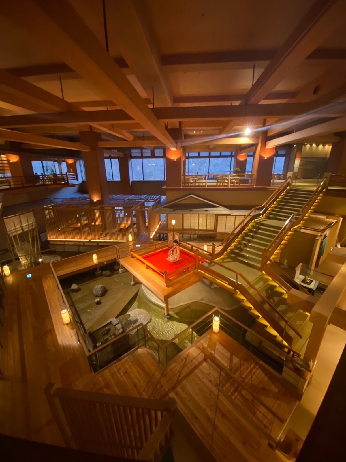 今回の宿前々から気になってて、
鬼滅の刃で一気に人気になった大川荘です！
...