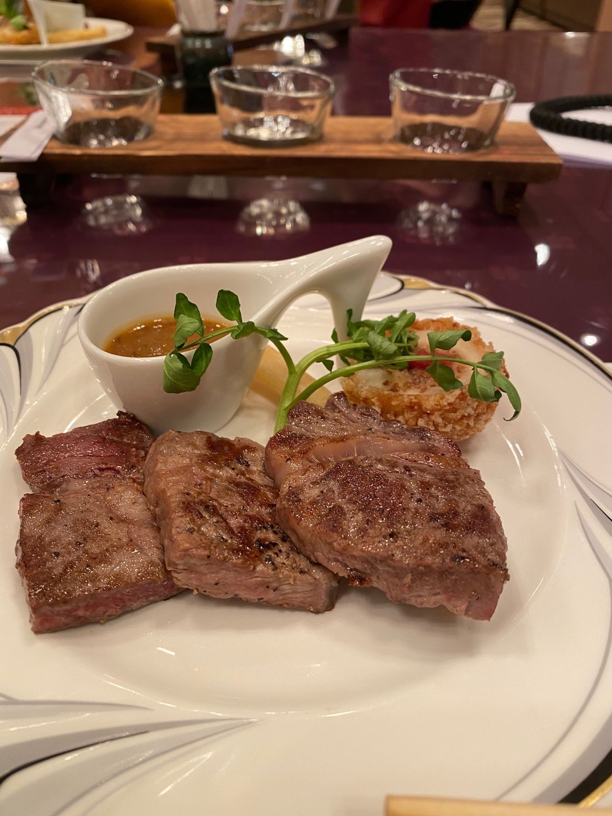 今回の宿前々から気になってて、
鬼滅の刃で一気に人気になった大川荘です！
...