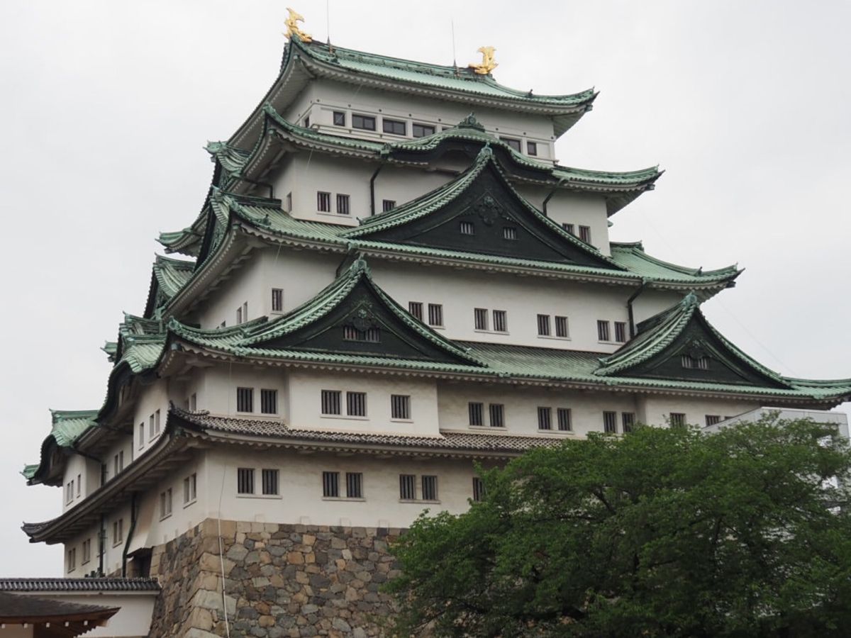 ①名古屋城にきたらまず撮るNAGOYA
②どんより天気の名古屋城
③ザザ降...