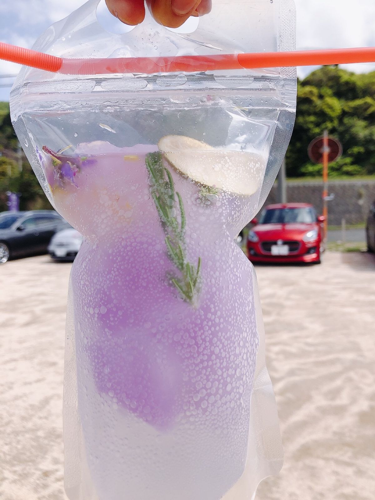 #むかつく

景色がいい所に移動販売車「むかつく」があって変わったのがあっ...