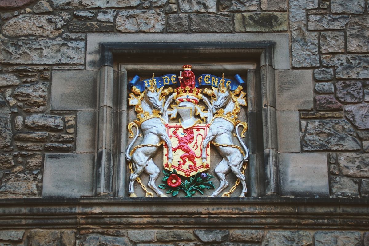 ②翌日は朝からまずエディンバラ城へ！🏰
新市街の方のホテルだったけど旧市街...