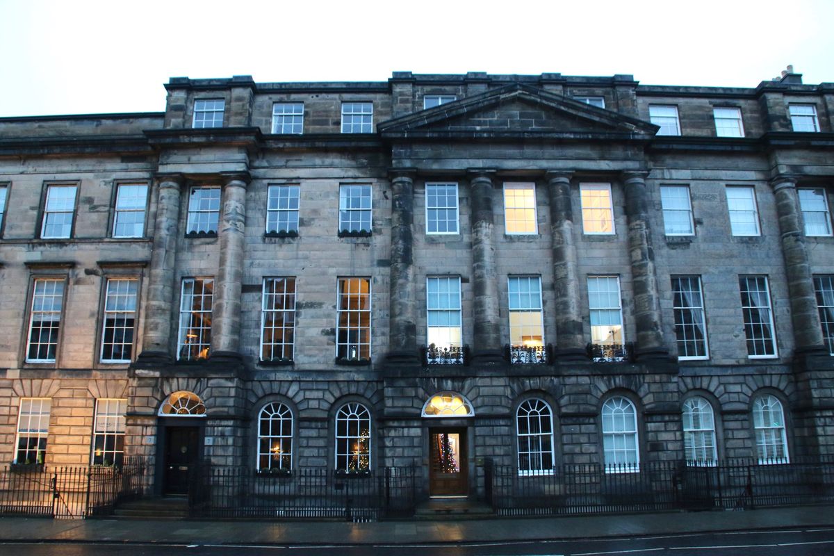 12 旧市街と新市街
1枚目のmuseum of Edinburghは無料...