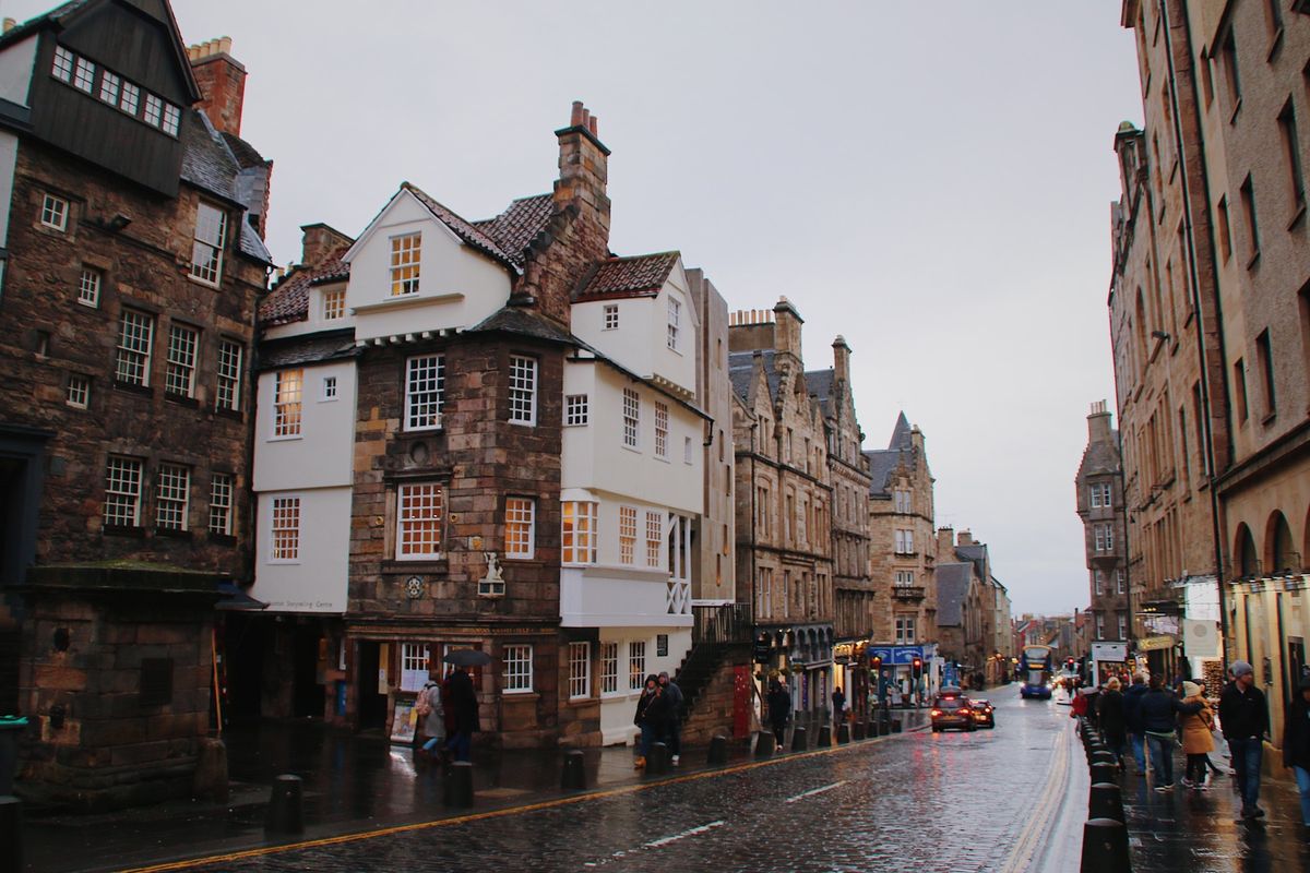 12 旧市街と新市街
1枚目のmuseum of Edinburghは無料...