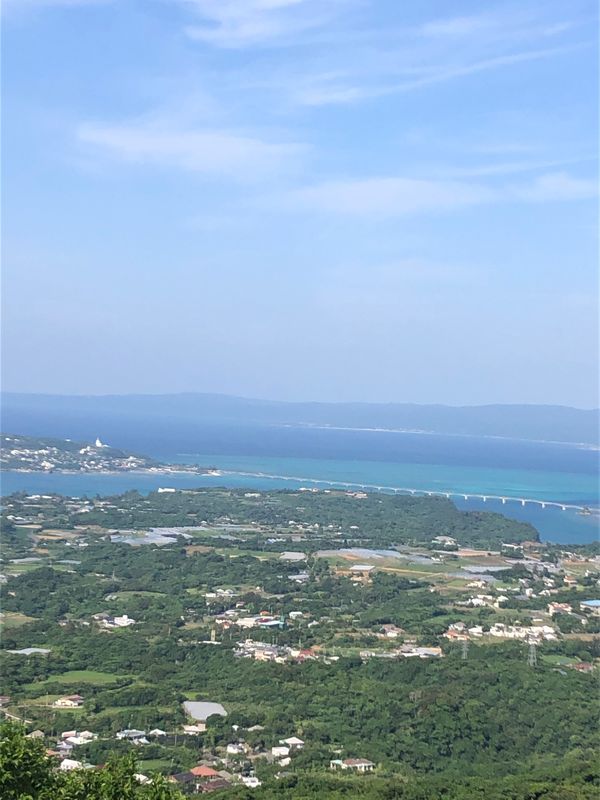 日本・沖縄県「おきなわ　ちむどんどん旅」の写真：下山後、急いでハナサキマルシェへ。
きい...