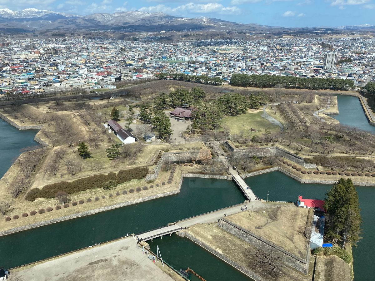 ２日目。函館に来て、ここへ行かずになんとする…ということで五稜郭へ。まん防...