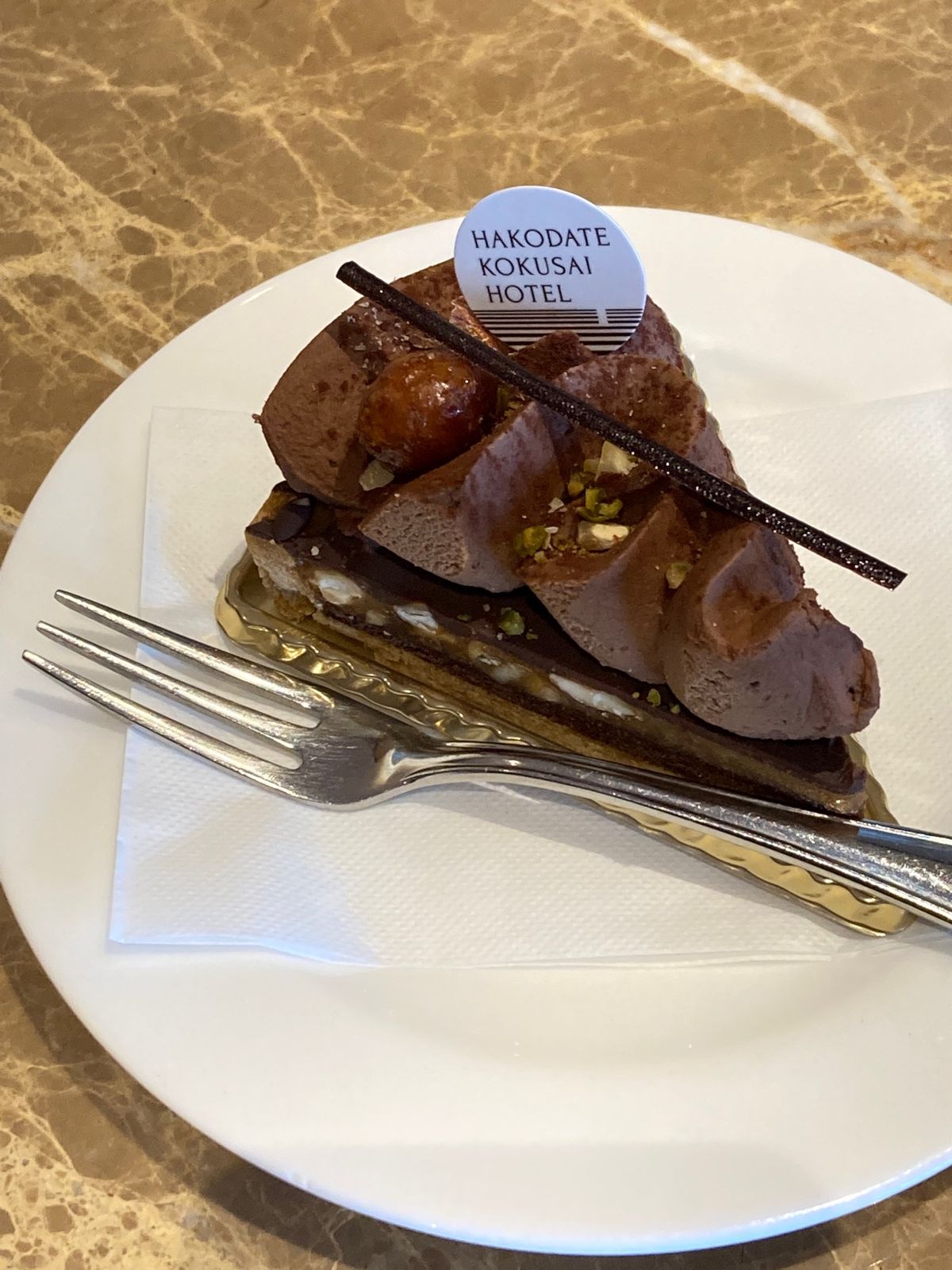 ３日目。金森赤レンガ倉庫でお土産を買いまくり、
ランチは函館といえば…な、...