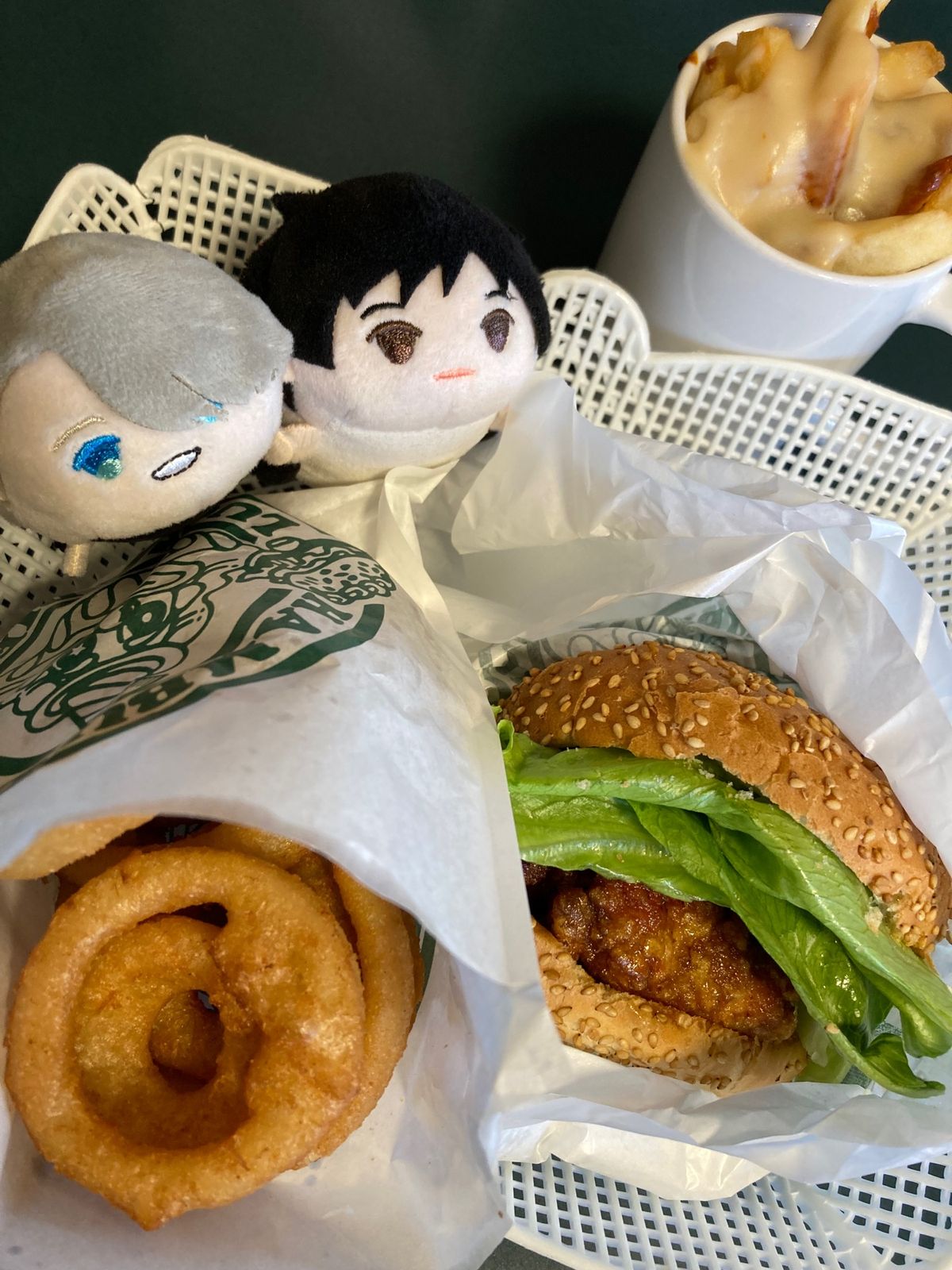 ２日目。函館に来たら行っておくべき《ラッキーピエロ》でランチ。人気のチャイ...