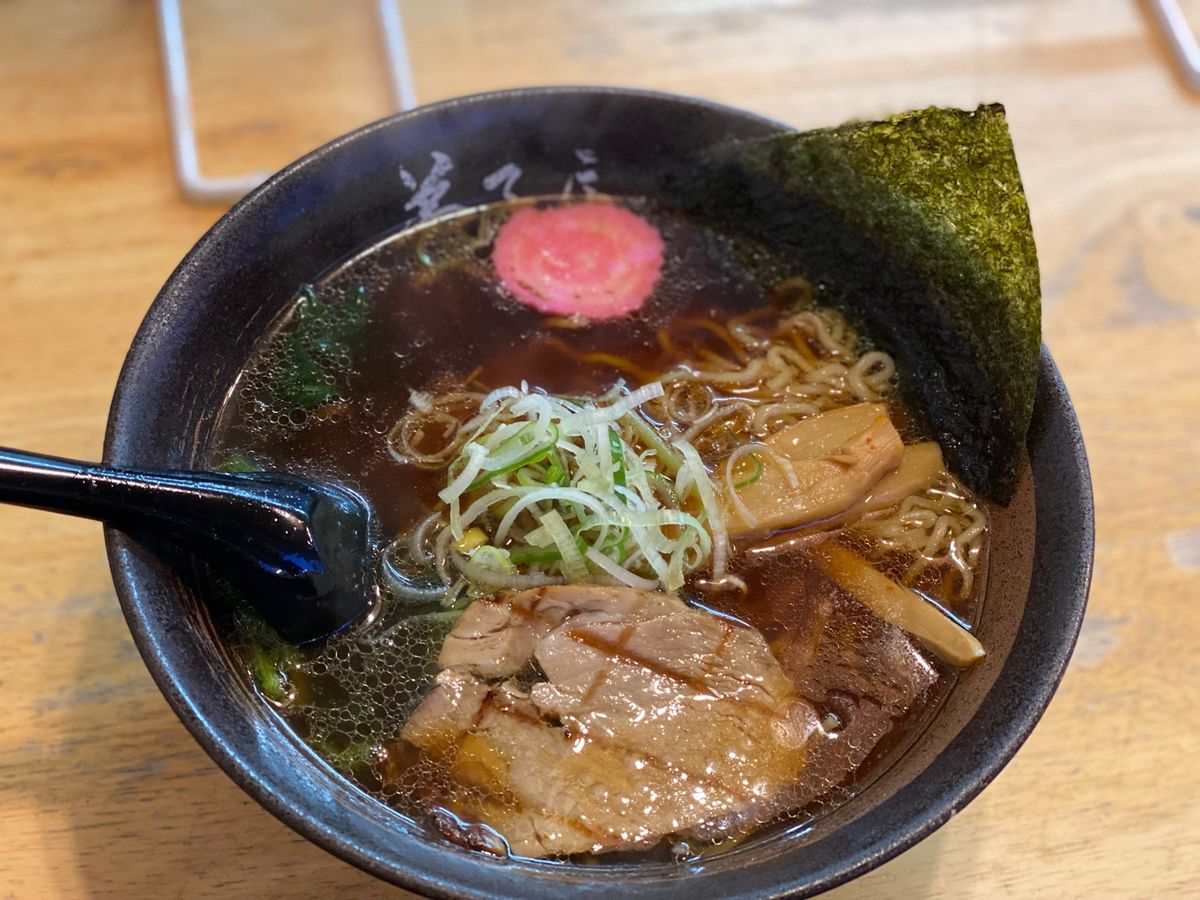 夕暮れ前の屈斜路湖。
朝晩の冷え込みが厳しいため、キャンパーはまだ少ないよ...