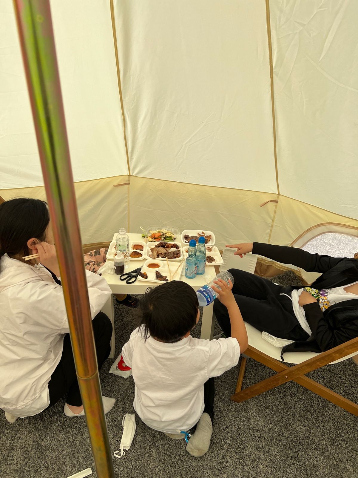 イーストのさらにイースト側でBBQができる。

1人6000円なり

BB...