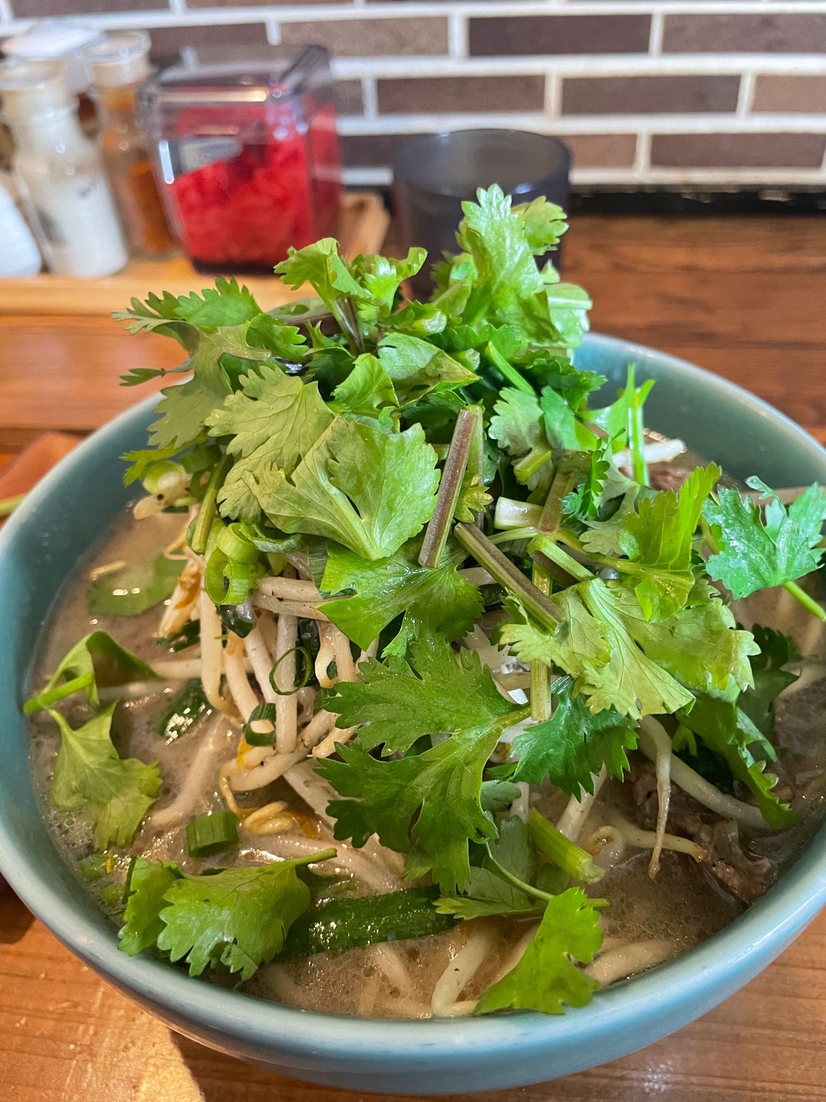 良い顔のシーサーいた
沖縄そばはパクチーアレンジに挑戦！