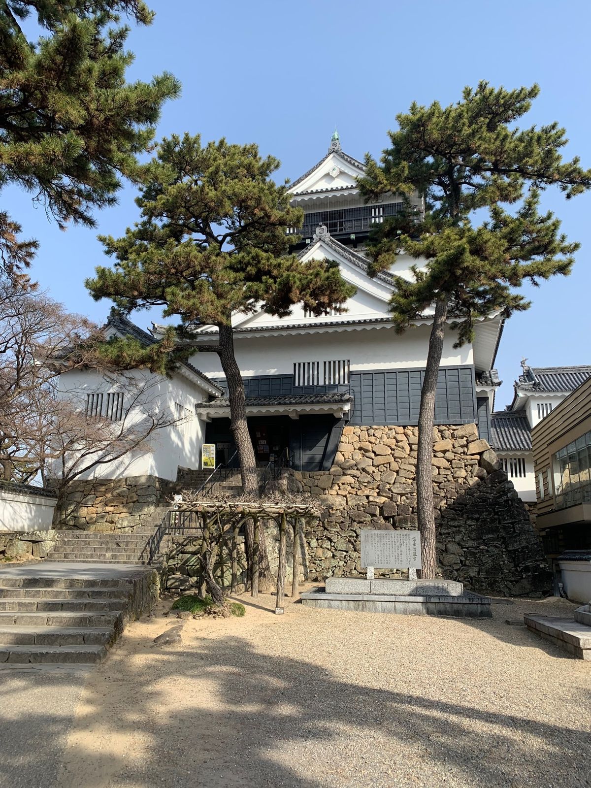 岡崎城は家康生誕の地🏯一色鰻最高❗️パワースポット竹島で充電完了👌ホテルは...